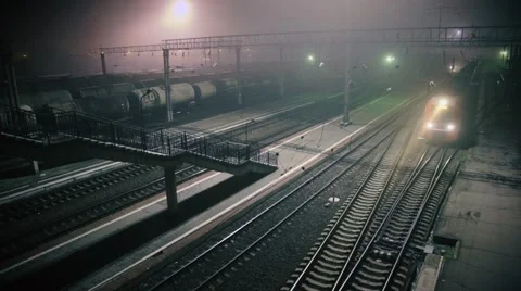 Incoming speed train at station 스톡 동영상 59863109
