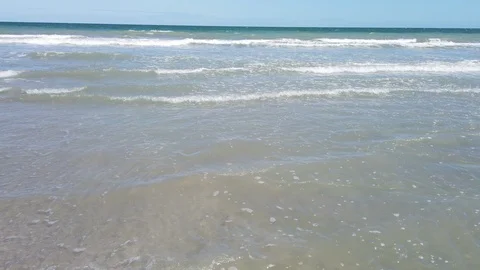 Incoming waves Video stock 114462808