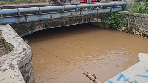 Increased Muddy River Discharge Under Bridge Campurdarat Stock Footage 332646321