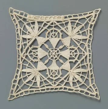Increasing climbing side with circles in diamond field. Increasing natural... Foto stock
