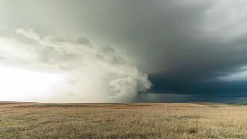 Incredible Supercell Spreading Across the Sky Timelapse Stock Footage 335838043