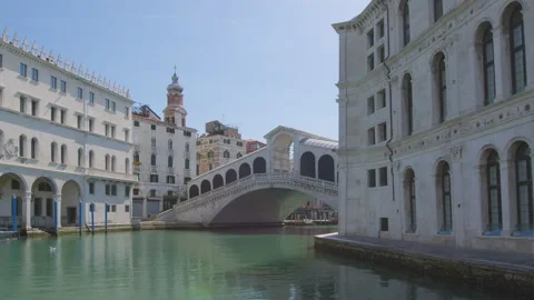 Incredible view of the empty Rialto Bridge seen from below Stock Footage