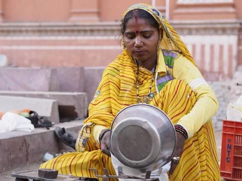 Inderin mit Bindi auf der Stirn, Jaipur, Indien REISE 09.12.2013 - 01.02.2... Stock Photos