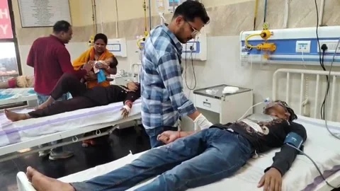 India: 8 killed in Indian temple stampede in Bihar Stock Footage 331863681