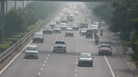 India battles heavy smog with cloud-seeding in New Delhi, INDIA, IN - 29 Oct 202 Vídeo Stock 320103370