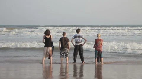 India Four people are looking at the waves of the Indian Ocean 動画素材 45800255