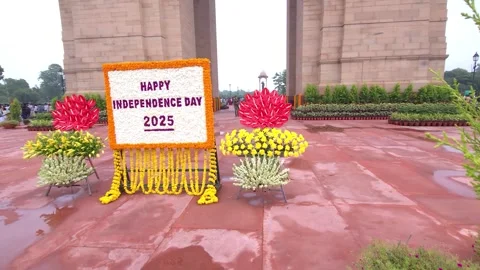 India Gate and Amar Jawan Jyoti Eternal Flame Vídeos de archivo 320385100