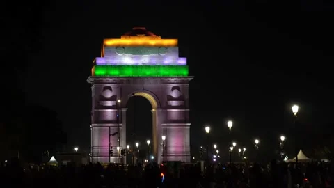 India Gate, New Delhi, It is a triumphal arch architectural style war memoria Video stock 218345347