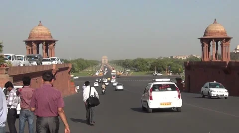 India gate to president house Stock Footage 68621489