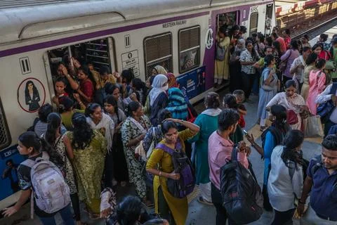 India introduces Constitution (131st Amendment) Bill in Parliament, Mumbai - 16  Stock Photos
