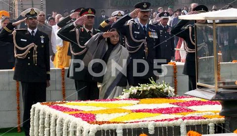 Photograph: India Mahatma Gandhi Death Anniversary - Jan 2008 #208093642