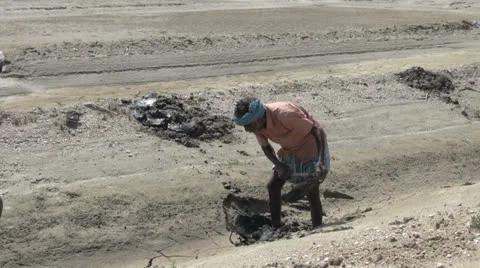 India Tamil Nadu digging a ditch by hand 2 Stock Footage 23891791