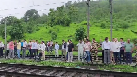 India: Train coaches decouple in western India Video stock 280472816