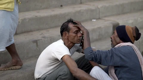 Indian barber in Varanasi Stock Footage 112080957
