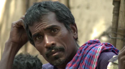 Indian brickfield &amp; brickfield workers Stock Footage 31349308