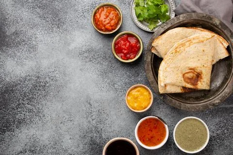 Indian chutneys and flatbread Stock Photos