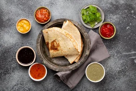 Indian chutneys and flatbread Stock Photos