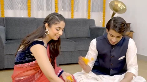 Indian couple preparing for Diwali Stock Footage 249401073
