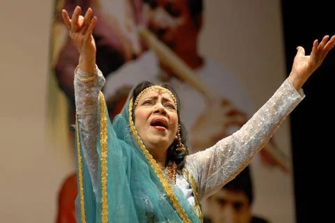 Indian dancer Sitara Devi performing classical Kathak style of dancing at ... Fotos de archivo