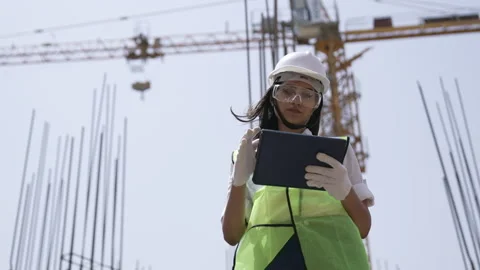 Indian engineer using digital tablet for project planning at site. Video stock 162017105