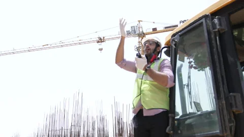 Indian engineer using digital tablet for project planning at site. Stock-Footage 162018151