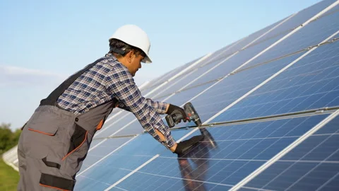 Indian engineer working setup solar panel at station Stock-Footage 253662626