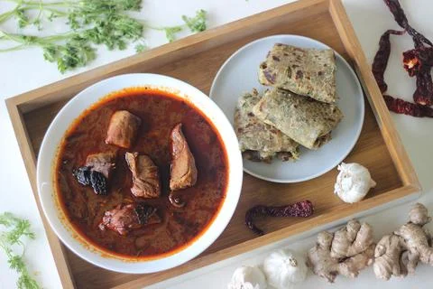 Indian flat bread made of whole wheat flour with grounded flax seed and fresh 스톡 사진