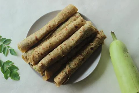 Indian flat bread made of whole wheat flour, grated bottle guard, yogurt and  스톡 사진