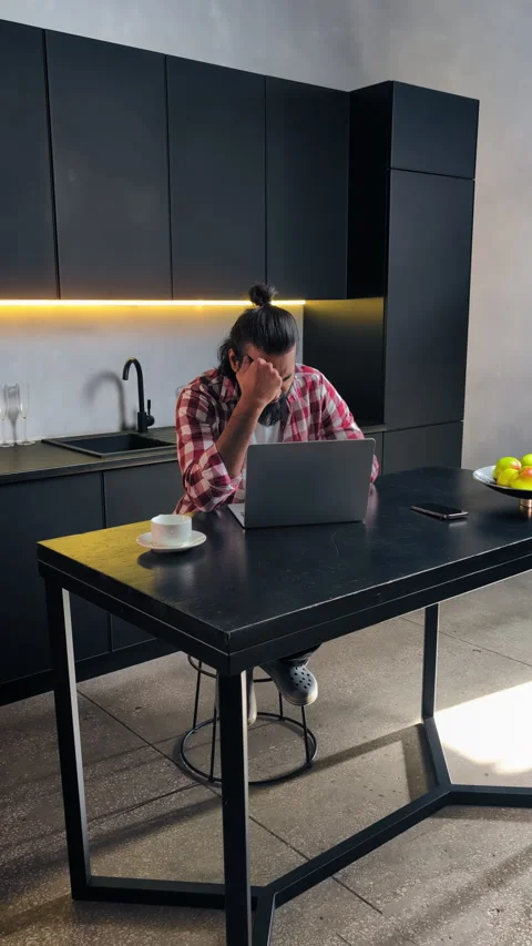 Indian freelancer struggling with program error on laptop, phishing problem Stock Footage 316838404