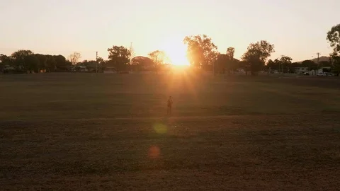 Indian guy running and trainning for cardio exercise on public park during Vidéo 117121633