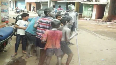 INDIAN KIDS WITH COLORED FACES 動画素材 126039507