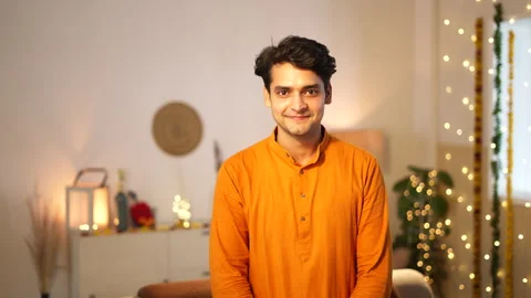 Indian man is standing with folded hands or crossed arms on the diwali. Stock-Footage 253274836