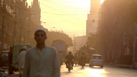 Indian man walking down the street Video stock 111708044