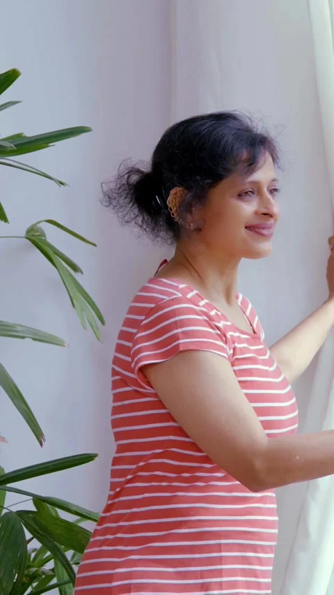 Indian mid age couple at home 스톡 동영상 343369578