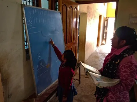 Indian school computer education program. Fotos de archivo