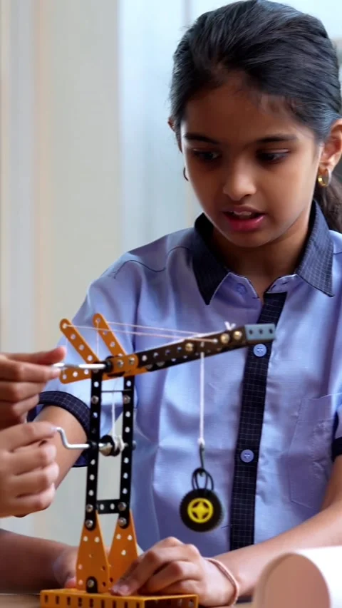 Indian School Kids Studying Atom Model Using 3D Tool in Classroom Science Vídeo Stock 342844240