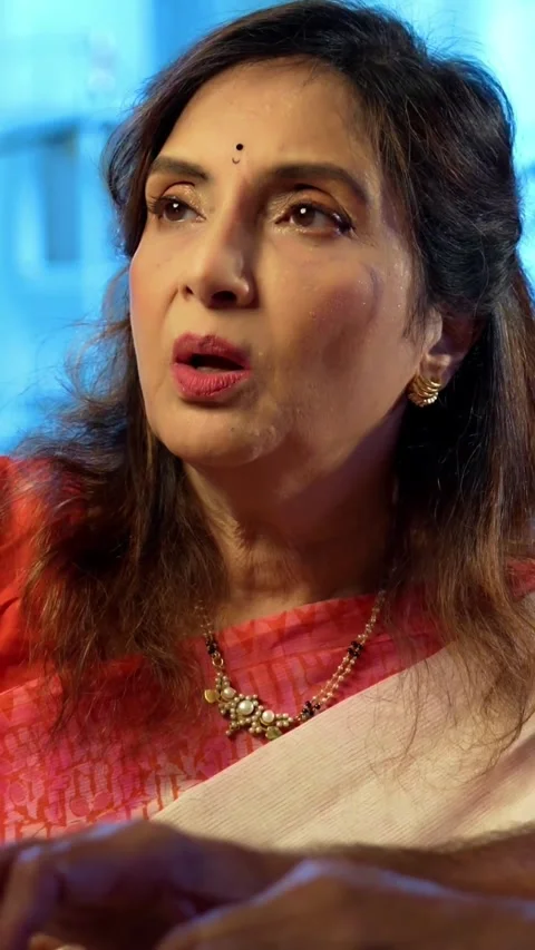 Indian senior couple using computer at home for work, accounting 스톡 동영상 343109774