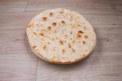 Indian special flat bread also known as tandoori roti or naan, served in a wh Foto stock