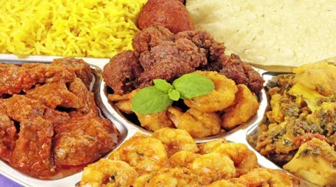 INDIAN THALI IN CLOSE UP TRACKING SHOT OVERHEAD Vidéo 62232938