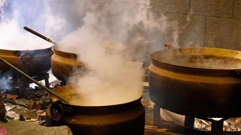 Indian traditional open fire kitchen outdoor 스톡 동영상 255102505