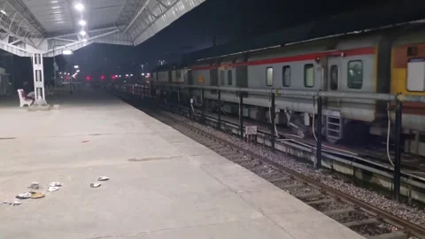 Indian Train Departing from Platform to Another Station Video stock 302827575
