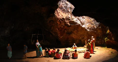 Indian Tribes Watching in a Cave 動画素材 326754070