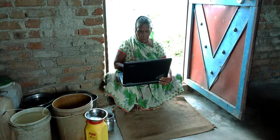 Indian villager computer educational program for modern era. 库存照片