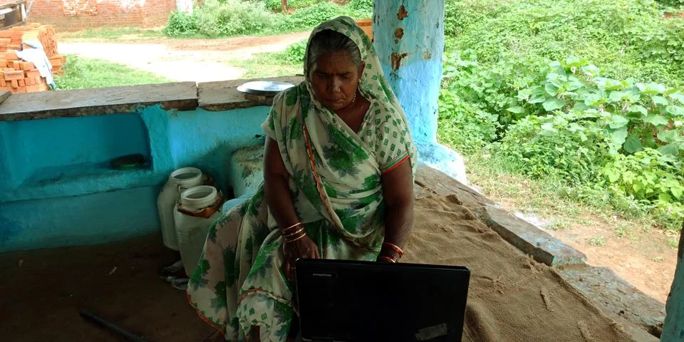 Indian villager computer educational program for modern era. 库存照片