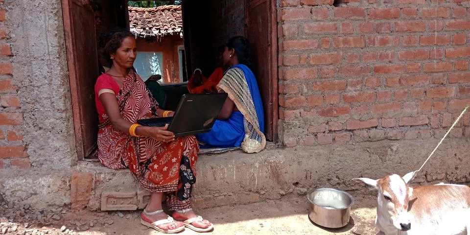 Indian villager technology learning program for digital awareness. Foto stock