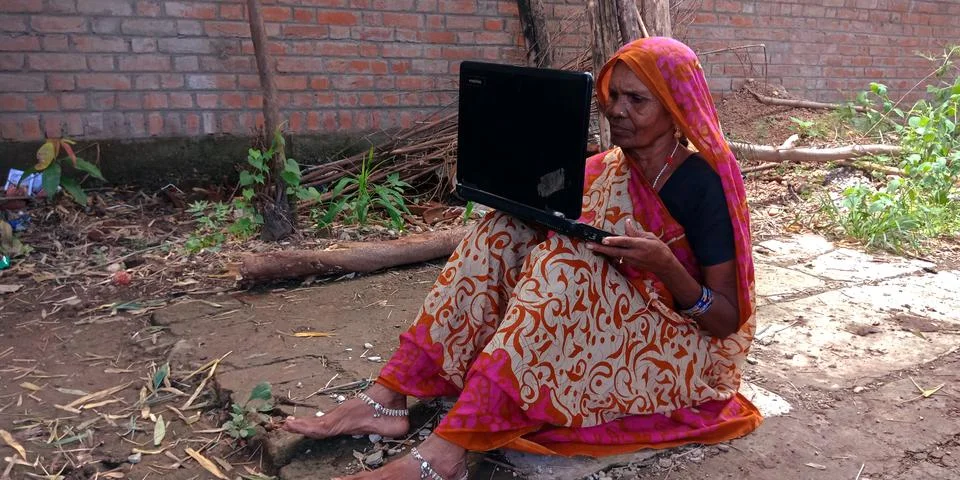 Indian villager technology learning program for digital awareness. Foto stock