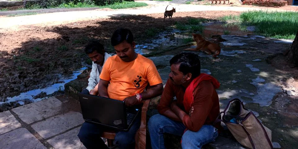 Indian villager technology learning program for digital awareness. Foto stock