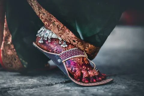 Indian Wedding Bridal Foot with Henna Designs and foot jewellery Stock Photos