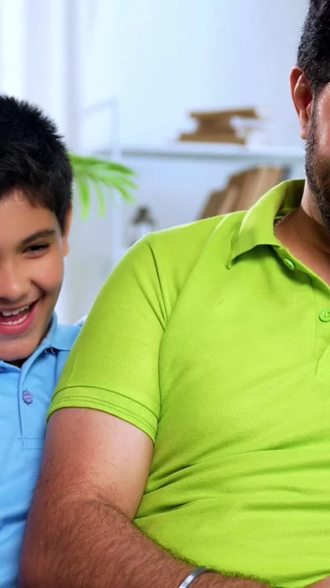 Indian young father son using laptop together for internet browsing, shopping Stock-Footage 342758041