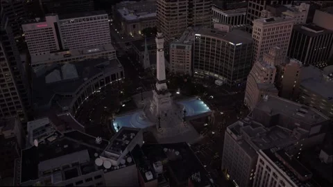 Indianapolis Monument Circle  Pull Back Stock Footage 145540936